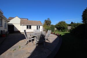 Entertainment Patio- click for photo gallery